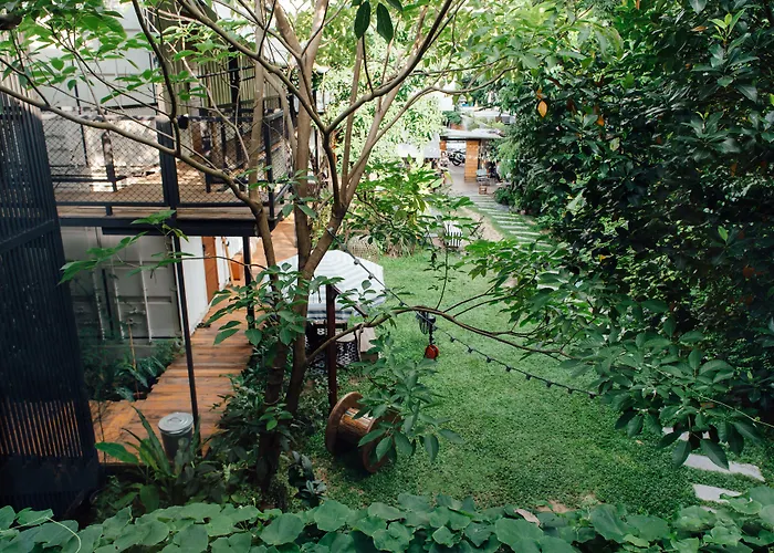 Hostel The Yard *