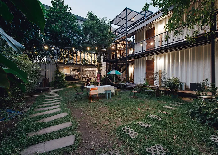 Hostel The Yard *